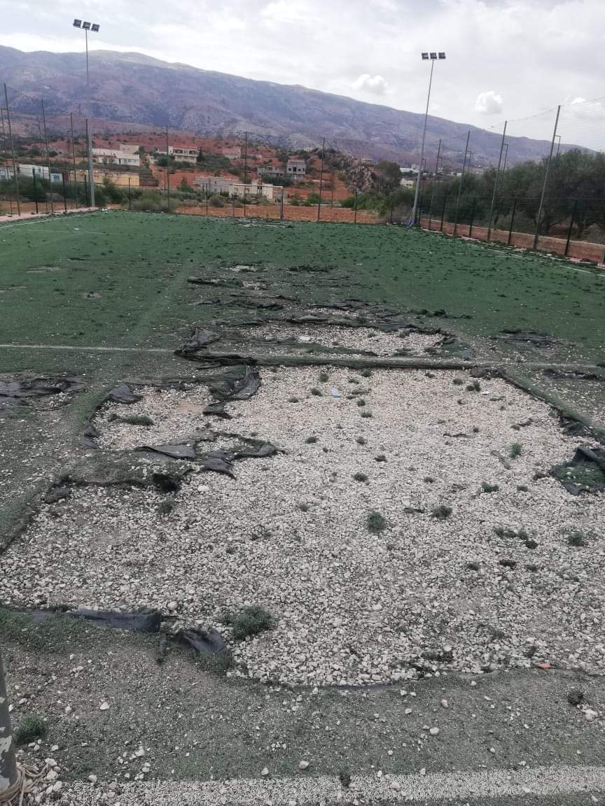 ملاعب القرب بجماعة النكور أصبحت مثل "الزريبة" غير صالحة لممارسة الرياضة