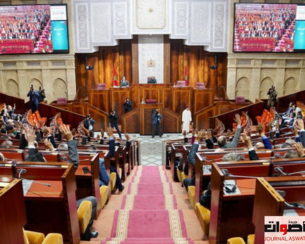 النواب المغاربة يتبنون قانون وزارة التواصل بشأن إحداث لجنة مؤقتة لتسيير قطاع الصحافة والنشر
