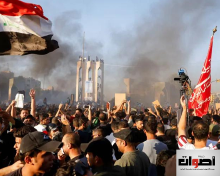 العراق: ردا على الترخيص لعملية إحراق القرآن الكريم متظاهرون يحرقون سفارة السويد في بغداد