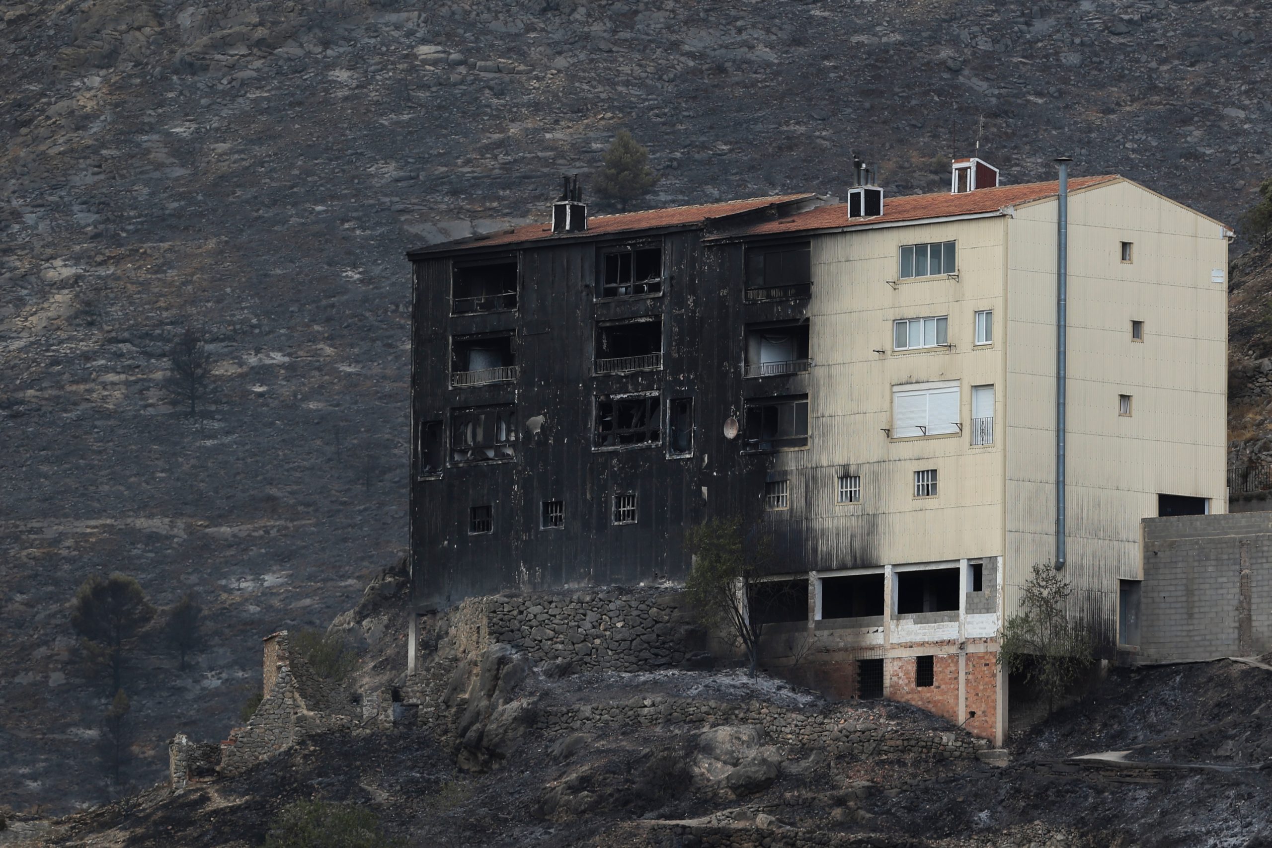 إسبانيا: وفاة 4 قاصرين في حريق
