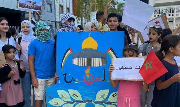 الحسيمة : تضامن قوي ومؤثر مع الشعب الفلسطيني يطالب بإنهاء الظلم والتطبيع‎