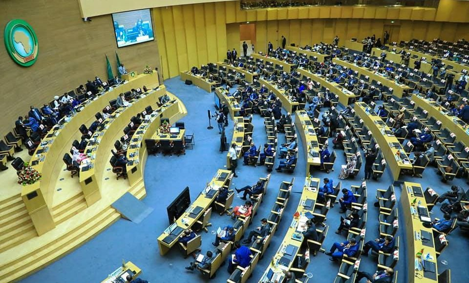 البرلمان الإفريقي يشيد بـ "المبادرة الحكيمة" لجلالة الملك الرامية إلى تعزيز ولوج بلدان الساحل إلى المحيط الأطلسي