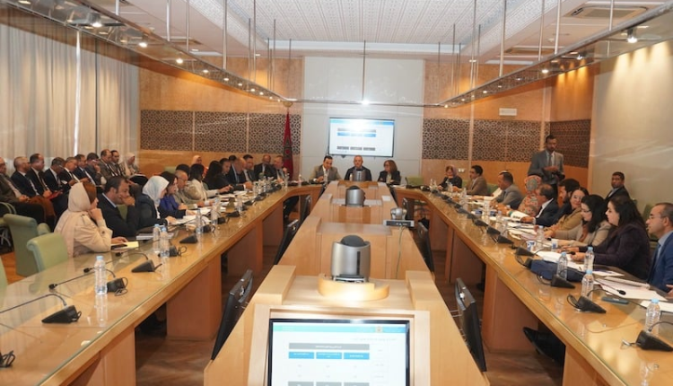 الأجواء متوترة داخل لجنة العدل والتشريع في مجلس النواب و السبب سيجارة