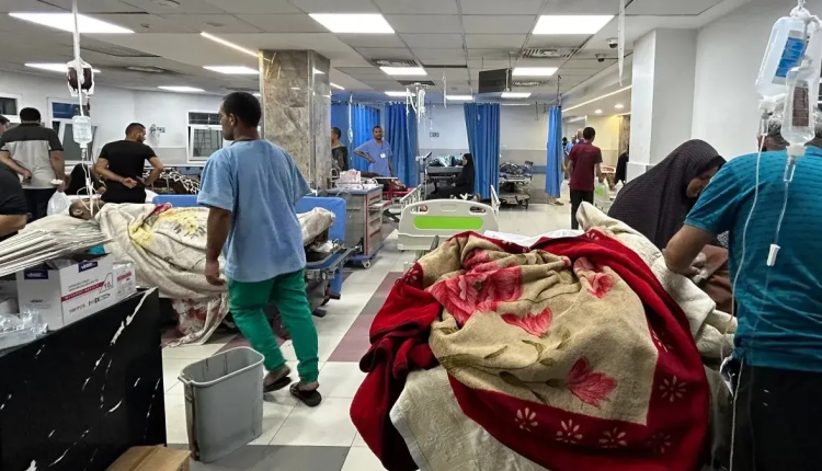 غارة إسرائيلية تدمر قسم أمراض القلب في مجمع الشفاء شمال قطاع غزة
