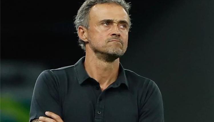 هل يرغب إنريكي بالعودة لتدريب برشلونة خلفا لهيرنانديز؟