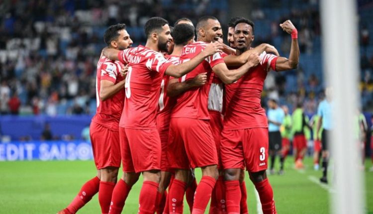 عموتة يقود منتخب الأردن للتأهل إلى دور ربع النهائي لكأس آسيا لكرة القدم بعد فوزه على العراق 3-2