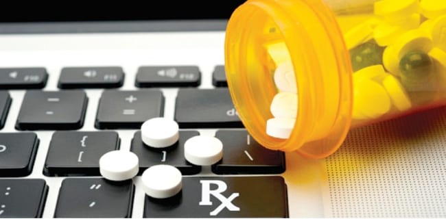 وزارة الصحة تشدد المراقبة على بيع الأدوية في الأنترنت وتدعو إلى الإلتزام بالقانون
