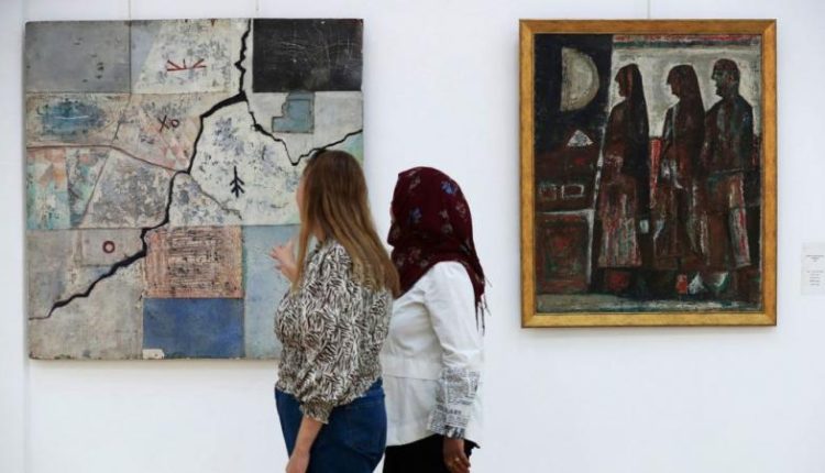 هل يمكن متابعة مزور اللوحات الفنية قضائيا؟