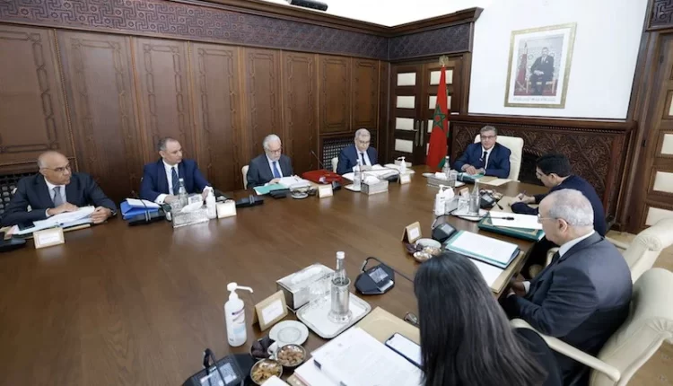 الحكومة تصادق على مشروع مرسوم يتعلق بالنظام الأساسي الخاص بموظفي وزارة التربية الوطنية