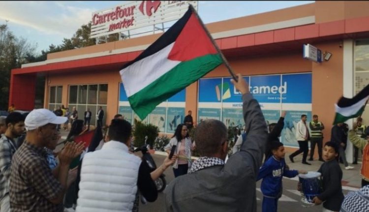 تأجيل محاكمة 13 مناهضا للتطبيع و "جبهة دعم فلسطين" تطالب بحماية حرية التعبير