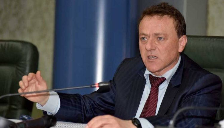 وزير النقل: تقنين "تطبيقات النقل" لن يتم دون موافقة "التاكسيات" و "الحافلات"