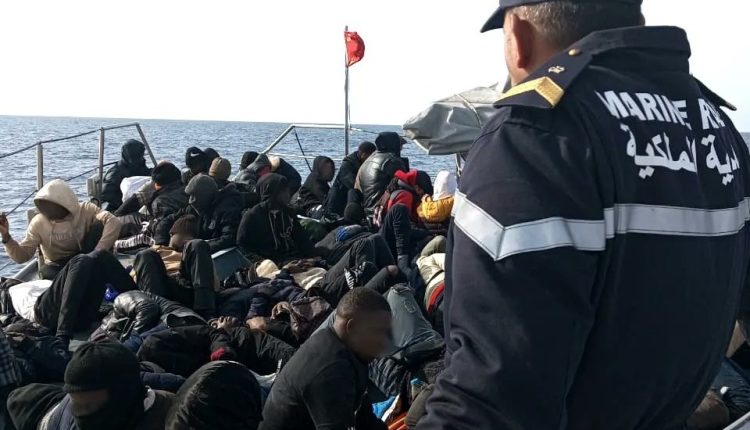 القوات المسلحة تعترض قاربا للهجرة يضم 55 مرشحا من إفريقيا جنوب الصحراء