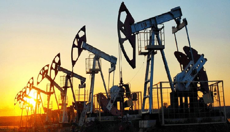 أسعار النفط تتراجع بأكثر من 1 في المئة مع نهاية الرد الإيراني على إسرائيل