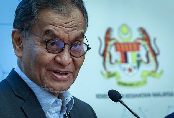 وزير الصحة الماليزي يطالب "أسترازينيكا" بتوضيحات حول الآثار الجانبية المميتة