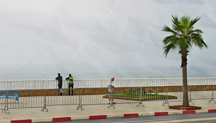 الشريط العازل بالفنيدق
