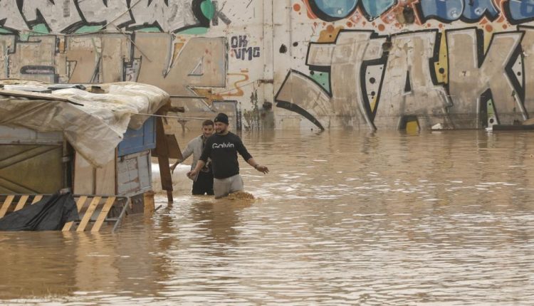 كارثة فيضانات فالنسيا: 51 قتيلاً وأضرار جسيمة