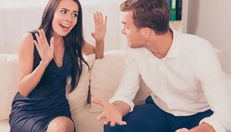 سيطرة المرأة على الرجل: الديناميكيات المعقدة في العلاقات الحديثة