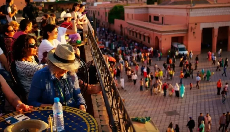 لإيواء السياحي