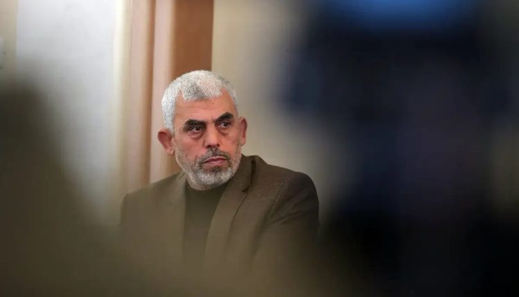 تموت الأسد في الغابات جوعاً