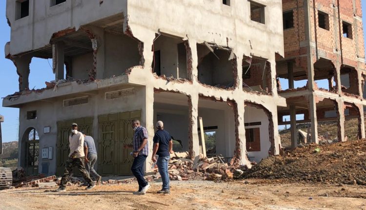 حملة هدم للبناءات العشوائية في طنجة: خطوة نحو تنظيم العمران والحفاظ على هوية المدينة