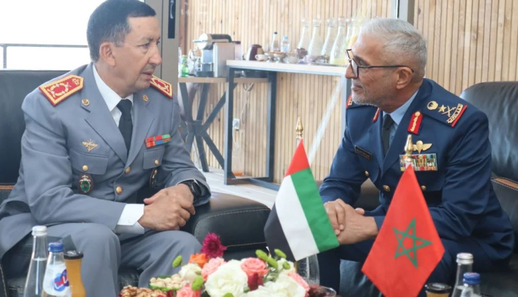 الفريق محمد بريظ يستقبل رئيس أركان القوات المسلحة لدولة الإمارات العربية المتحدة