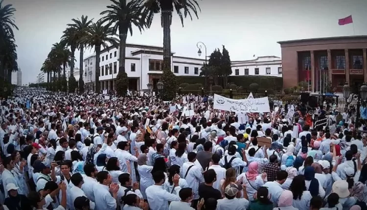 طلبة الطب في المغرب يطالبون بأسئلة ميسرة