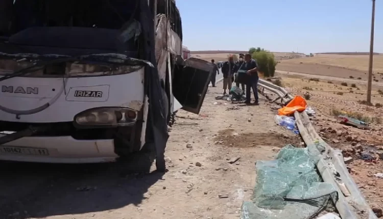 طالب في الـ17 من عمره يفارق الحياة إثر حادث دهس حافلة بالعرائش