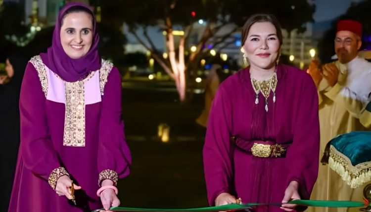 صاحبة السمو الملكي الأميرة للا حسناء، مرفوقة بسعادة الشيخة المياسة بنت حمد آل ثاني ، تدشن بالدوحة الجناح المغربي " دار المغرب"
