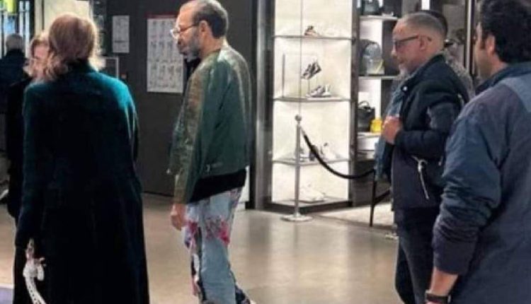 بعدما ظهر بملابس شبابية وبدون حراسة كيف تفاعل بعضهم مع صورة الملك المغربي بدون عكاز ؟