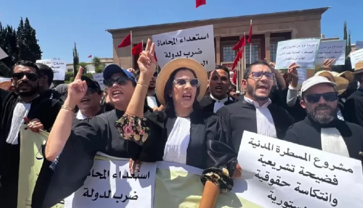 إضراب المحامين في المغرب: غيابهم يعرقل سير الجلسات بسبب احتجاجات على قرارات وزارة العدل