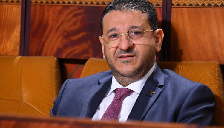 وجه النائب البرلماني محمد العربي