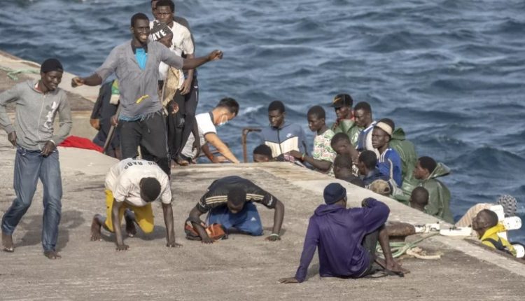 صورة تعبيرية لمهاجرين غير شرعيين