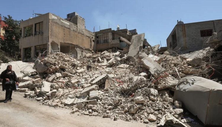 جانب من الدمار الذي خلفه جيش الاحتلال الإسرائيلي بجنوب لبنان