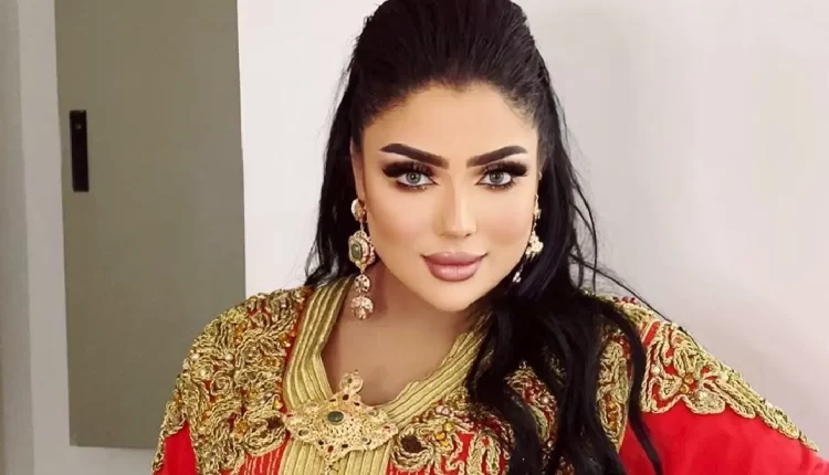 فجعت الفنانة أميمة باعزية بوفاة والدتها