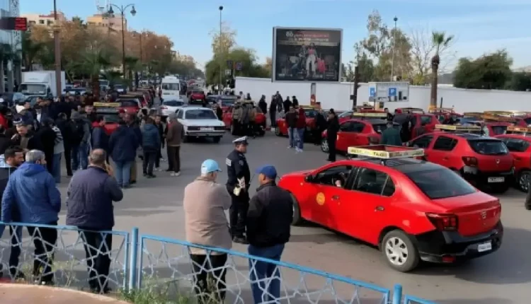 سيارات الأجرة الكبرى في فاس يوجهون نداء عاجلاً للسيد الوالي لإنعاش القطاع