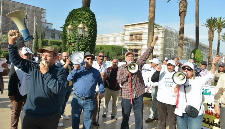مغاربة يرفضون إعفاء المعاشات من الضريبة ويطالبون بزيادة حقيقية