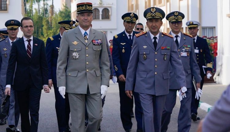 محمد بريظ رفقة الجنرال تييري بوركهارد