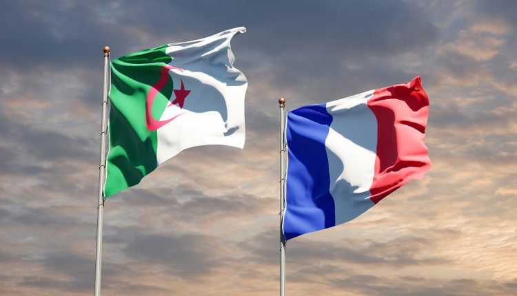 العلمين الفرنسي والجزائري