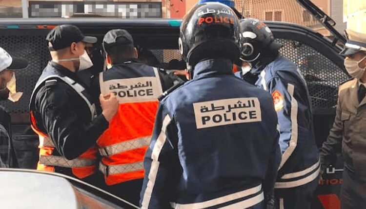 تدخل في شؤون العمل يكلف موظف أمن وظيفته