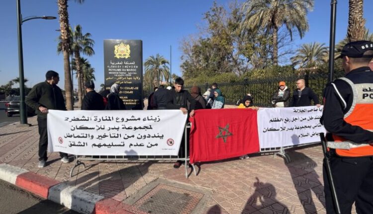 مراكش : زبناء مشروع المنارة الشطر 2 ينددون ويحتجون أمام مقر ولاية الجهة