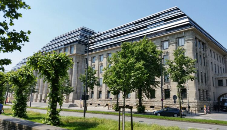 الوكالة الأوروبية لسلامة الطيران تحدر من إستعمال الأجواء الروسية