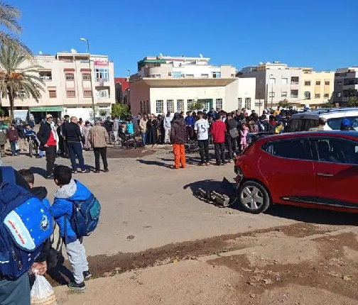 حادث سير خطير بحي الجيني: دراجة نارية تصطدم بسيارة كليو 5