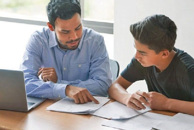 الحسيمة: تحويل  مرائب ومراكز عمومية إلى مدارس خصوصية  يثير الإستياء