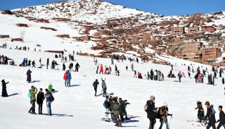 محطة أوكايمدن تستعيد روعتها مع أولى التساقطات الثلجية