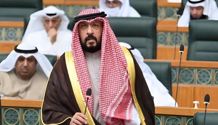 صورة وزير الداخلية والدفاع الكويتي السابق الشيخ