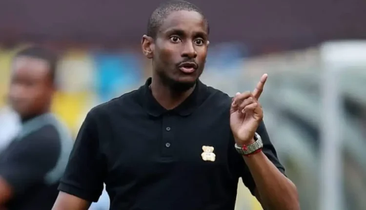 الوداد الرياضي: هل يستمر موكوينا في قيادته للفريق amidst المتاعب؟