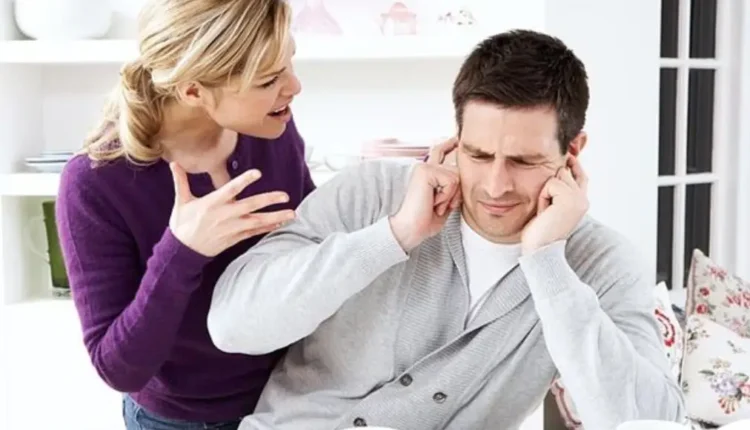 يواجه العديد من الأزواج ظاهرة صراخ الزوجات في المنزل