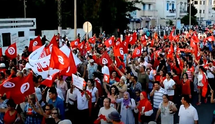 تونس : المعارضة تتظاهر في العاصمة في ذكرى الثورة التونسية