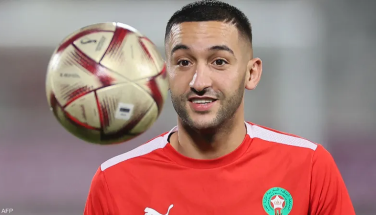 نابولي يسعى للتعاقد مع زياش لتعويض رحيل كفاراتسخيليا