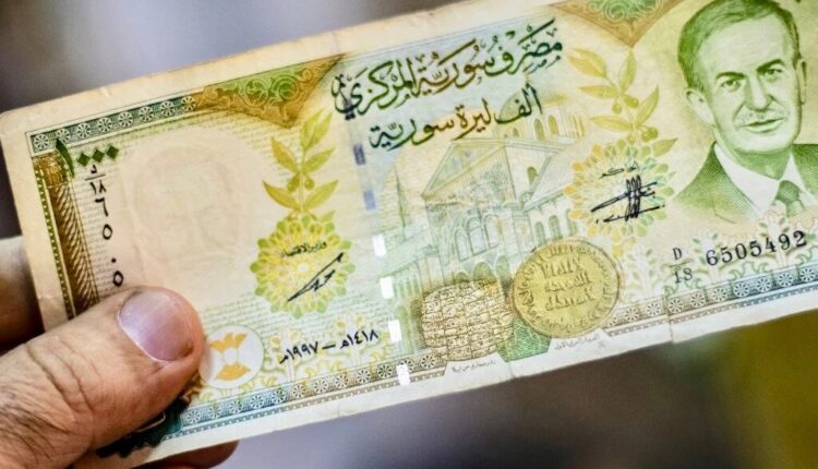تحول الدولار في سوريا: من التخفي إلى التداول المفتوح بعد عقود من القيود